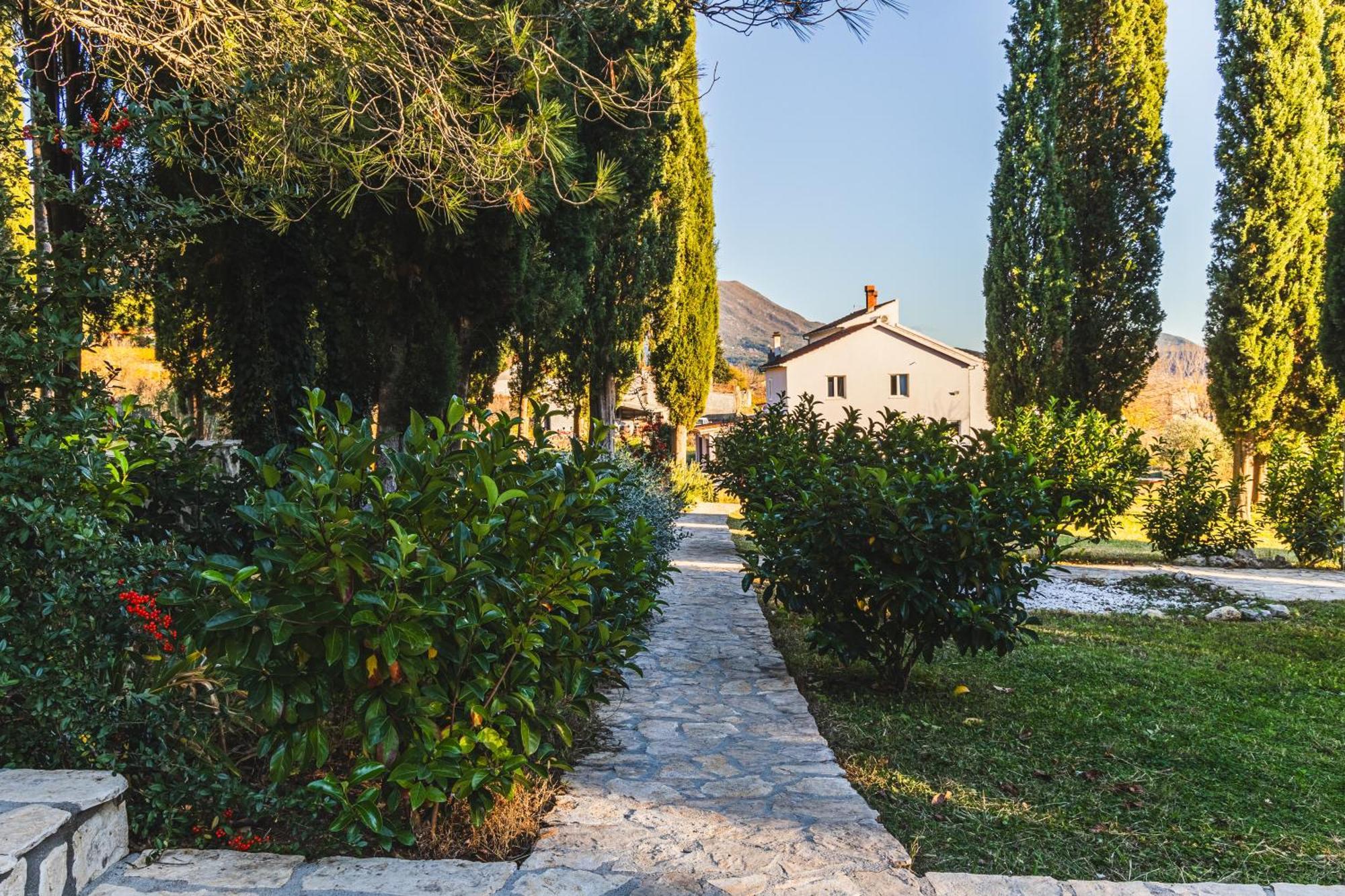 Country House Uros In Nature With Pool Lovorno Екстер'єр фото