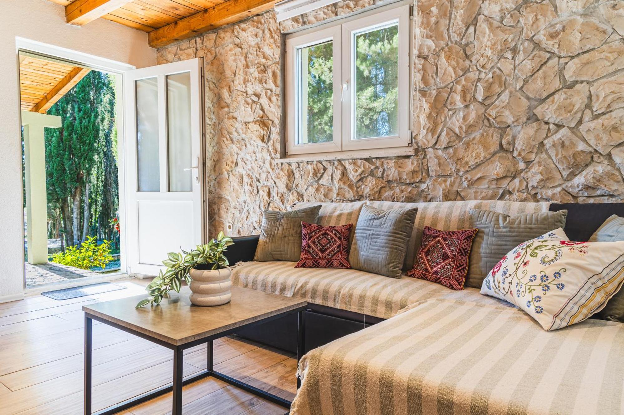 Country House Uros In Nature With Pool Lovorno Екстер'єр фото