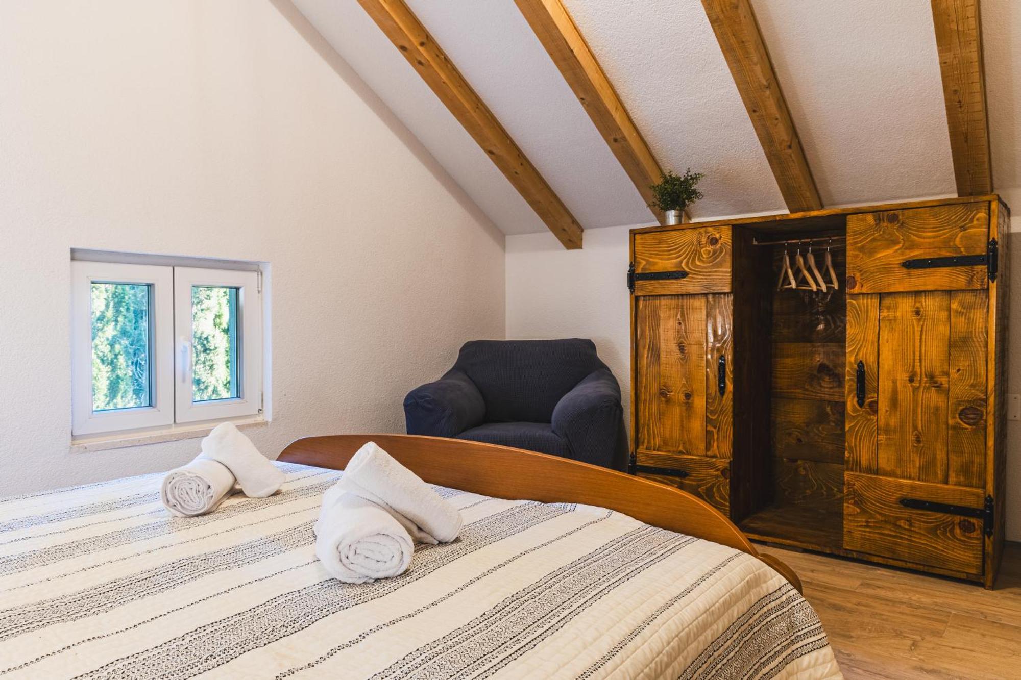 Country House Uros In Nature With Pool Lovorno Екстер'єр фото